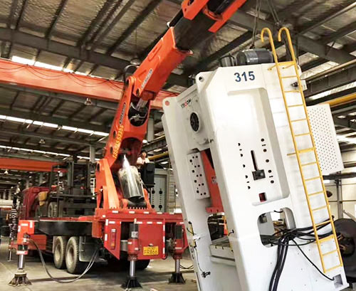 文登附近随车吊出租，轻松解决运输难题