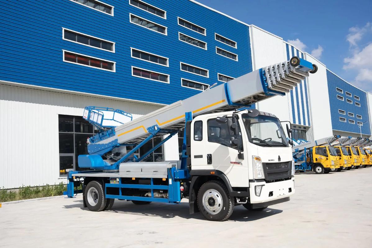 文登出租云梯车高空作业车 建筑垃圾搬运